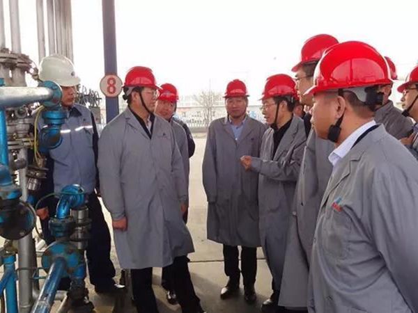 【頭條】17個檢查組查出99個重大安全隱患，山東17家企業(yè)停產，229家被處罰。