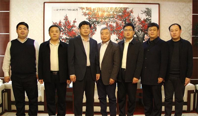 馮守華院士蒞臨公司調(diào)研院士工作站運行情況