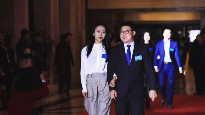 “感恩相伴?筑夢同行”——龍港集團(tuán)2019新春年會盛大舉行！