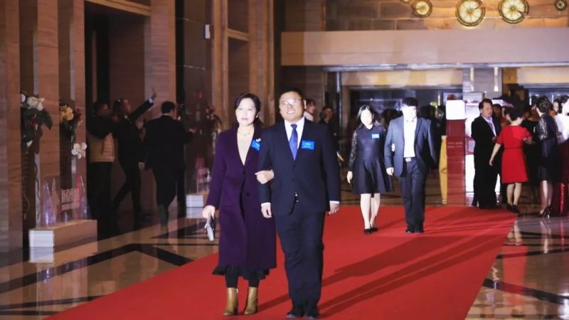 “感恩相伴?筑夢同行”——龍港集團(tuán)2019新春年會盛大舉行！