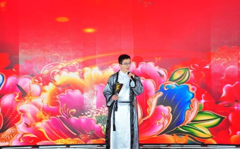 “感恩相伴?筑夢同行”——龍港集團(tuán)2019新春年會盛大舉行！