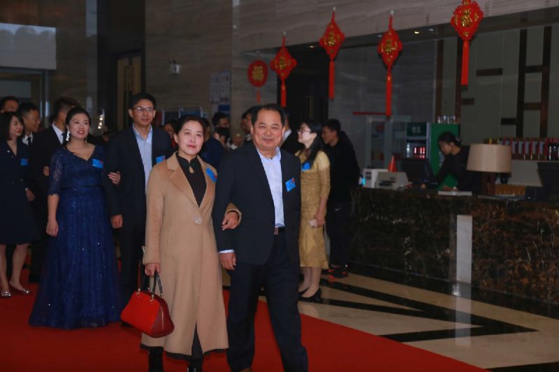 “凝心聚力 ·砥礪前行”— 龍港集團(tuán)2020新春年會(huì)完美收官！