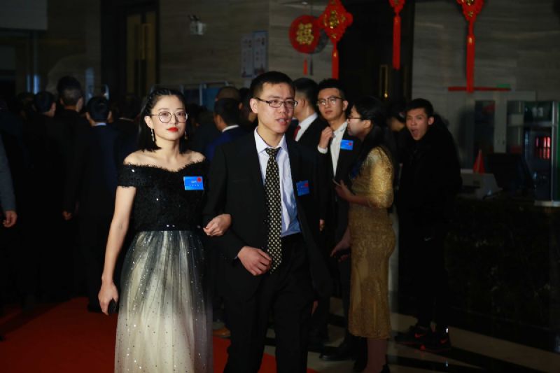 “凝心聚力 ·砥礪前行”— 龍港集團(tuán)2020新春年會(huì)完美收官！