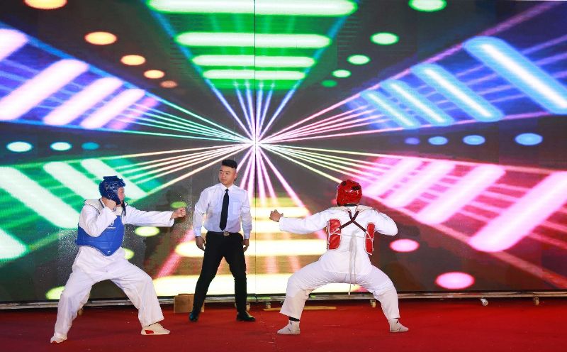 “凝心聚力 ·砥礪前行”— 龍港集團(tuán)2020新春年會(huì)完美收官！