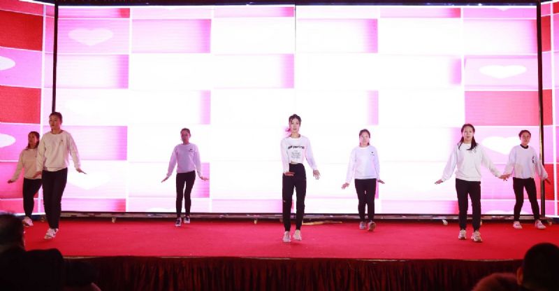 “凝心聚力 ·砥礪前行”— 龍港集團(tuán)2020新春年會(huì)完美收官！