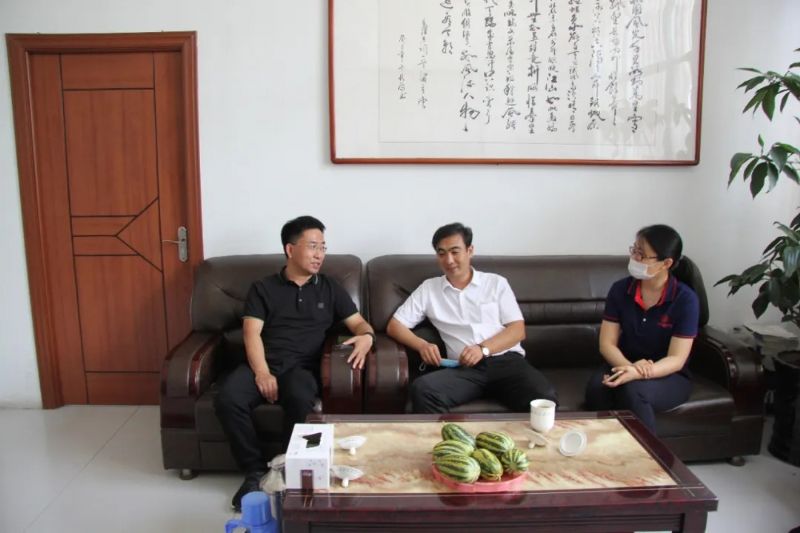 傾情捐贈(zèng)，助力復(fù)學(xué)——龍港集團(tuán)愛心捐助飲馬山陽小學(xué)