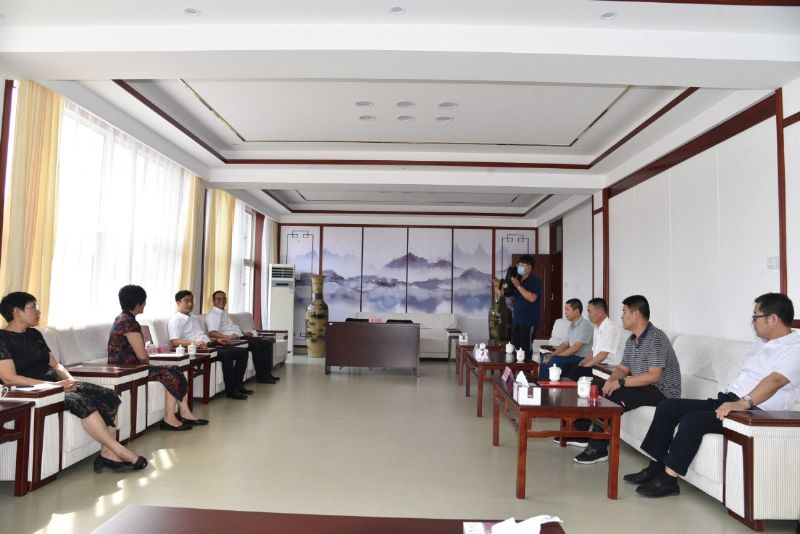 校企聯(lián)袂，共筑教育——“龍港·育秀園”又一教育教學獎勵基金簽約儀式圓滿完成！