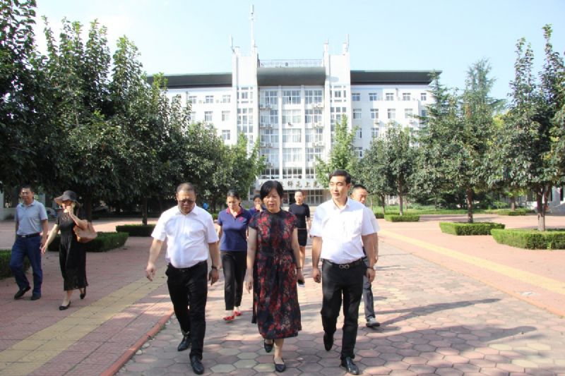 校企聯(lián)袂，共筑教育——“龍港·育秀園”又一教育教學獎勵基金簽約儀式圓滿完成！