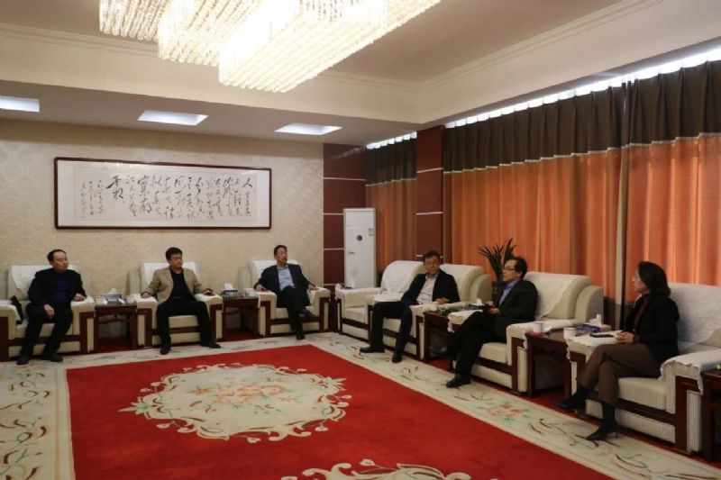 市委常委、組織部部長胡筱芹陪同中汽中心專家到龍港汽車城進(jìn)行調(diào)研