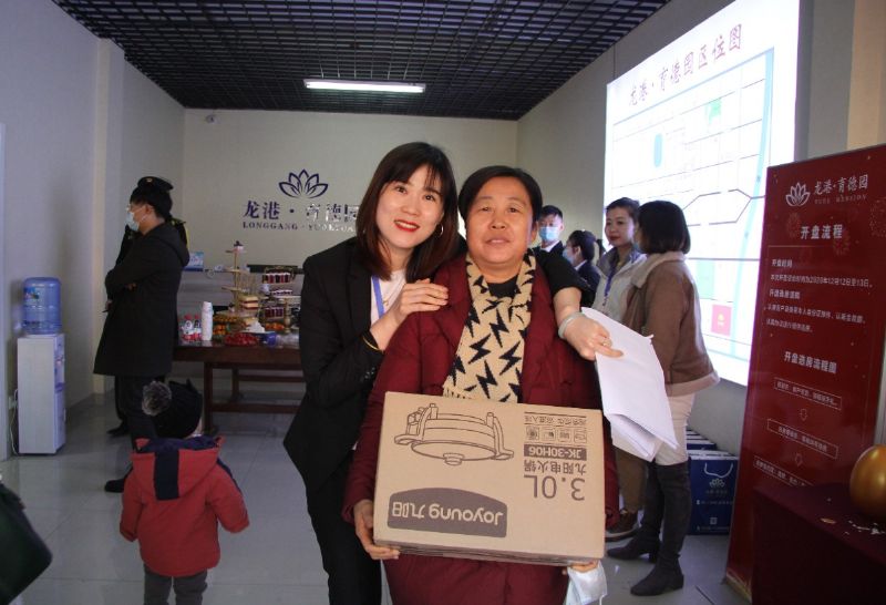 人山人海，瘋狂搶購(gòu)丨直擊龍港·育德園開(kāi)盤火爆現(xiàn)場(chǎng)！