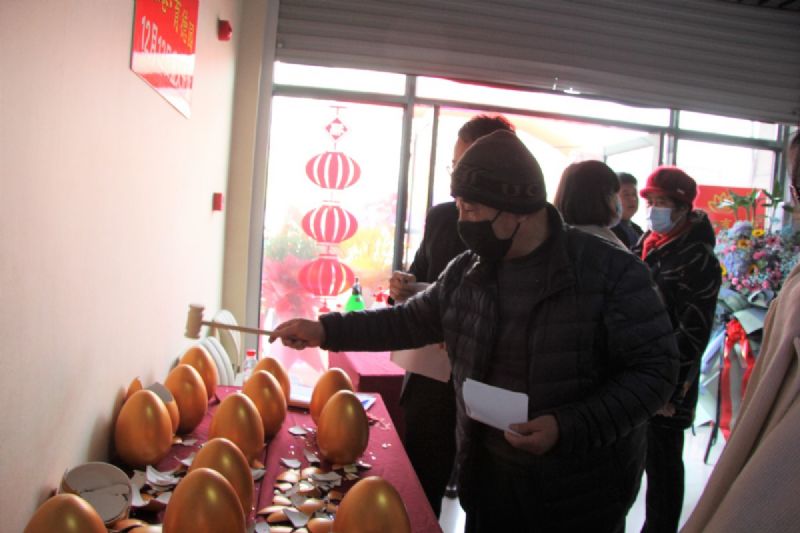 人山人海，瘋狂搶購(gòu)丨直擊龍港·育德園開(kāi)盤火爆現(xiàn)場(chǎng)！