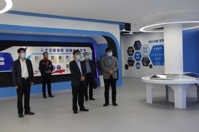 濰坊市財政局黨組書記、局長王金祥一行到龍港硅業(yè)公司調(diào)研