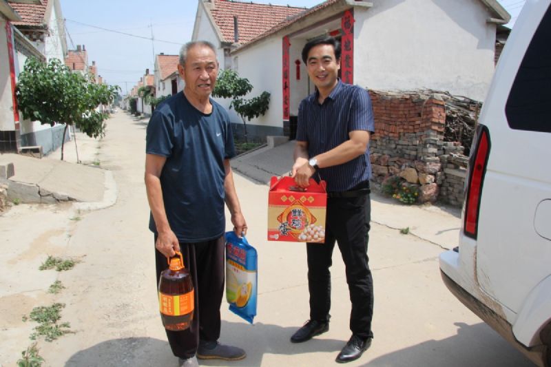 情系老黨員，慰問暖人心——新生代企業(yè)家代表、龍港集團常務(wù)副總經(jīng)理王敬武走訪慰問老黨員