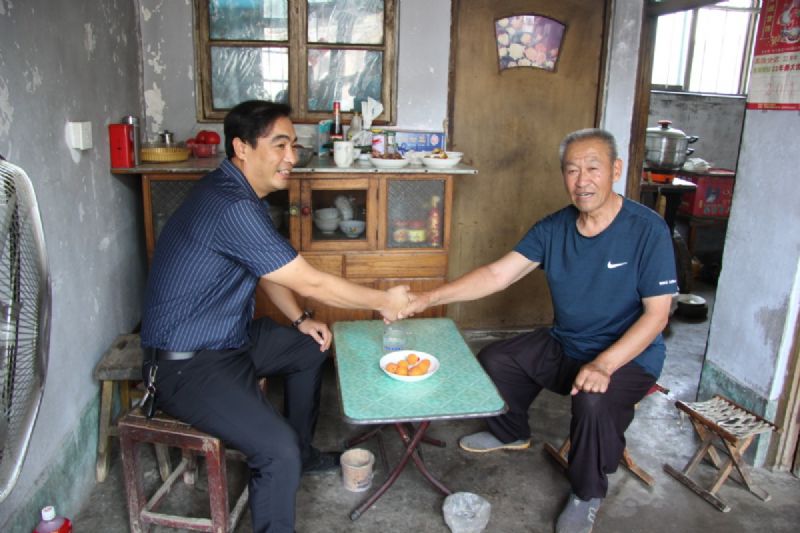 情系老黨員，慰問暖人心——新生代企業(yè)家代表、龍港集團常務(wù)副總經(jīng)理王敬武走訪慰問老黨員